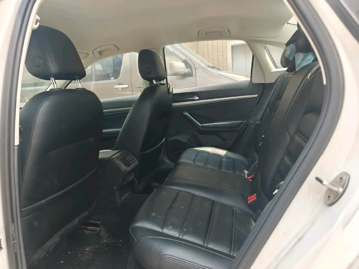 2018 Landwind XiaoYao 1.5T 163HP L4 CVT,autocango,china used car exporter,china ev exporter,chinese used car exporter,chinese used ev exporter