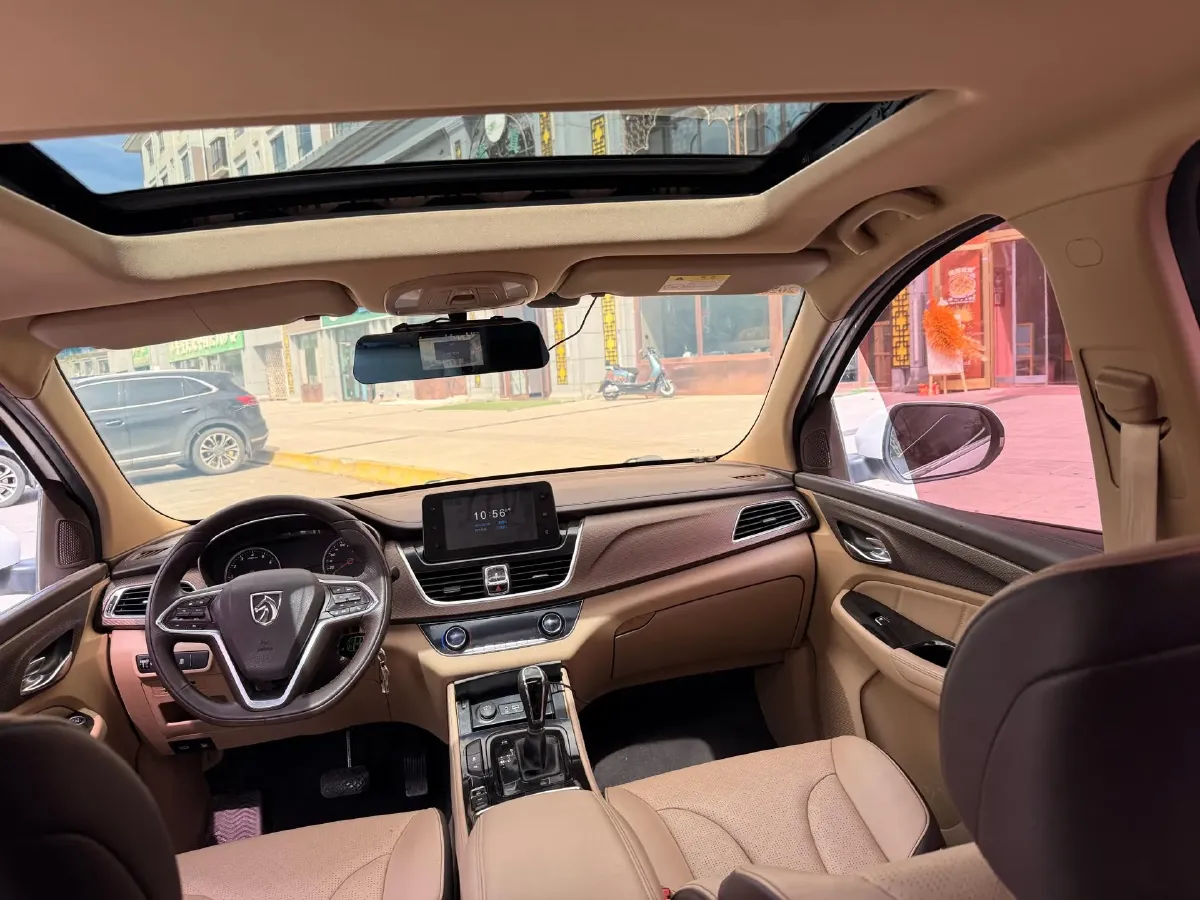 2017 BaoJun 730 1.5T 150HP L4 6MT,autocango,china used car exporter,china ev exporter,chinese used car exporter,chinese used ev exporter