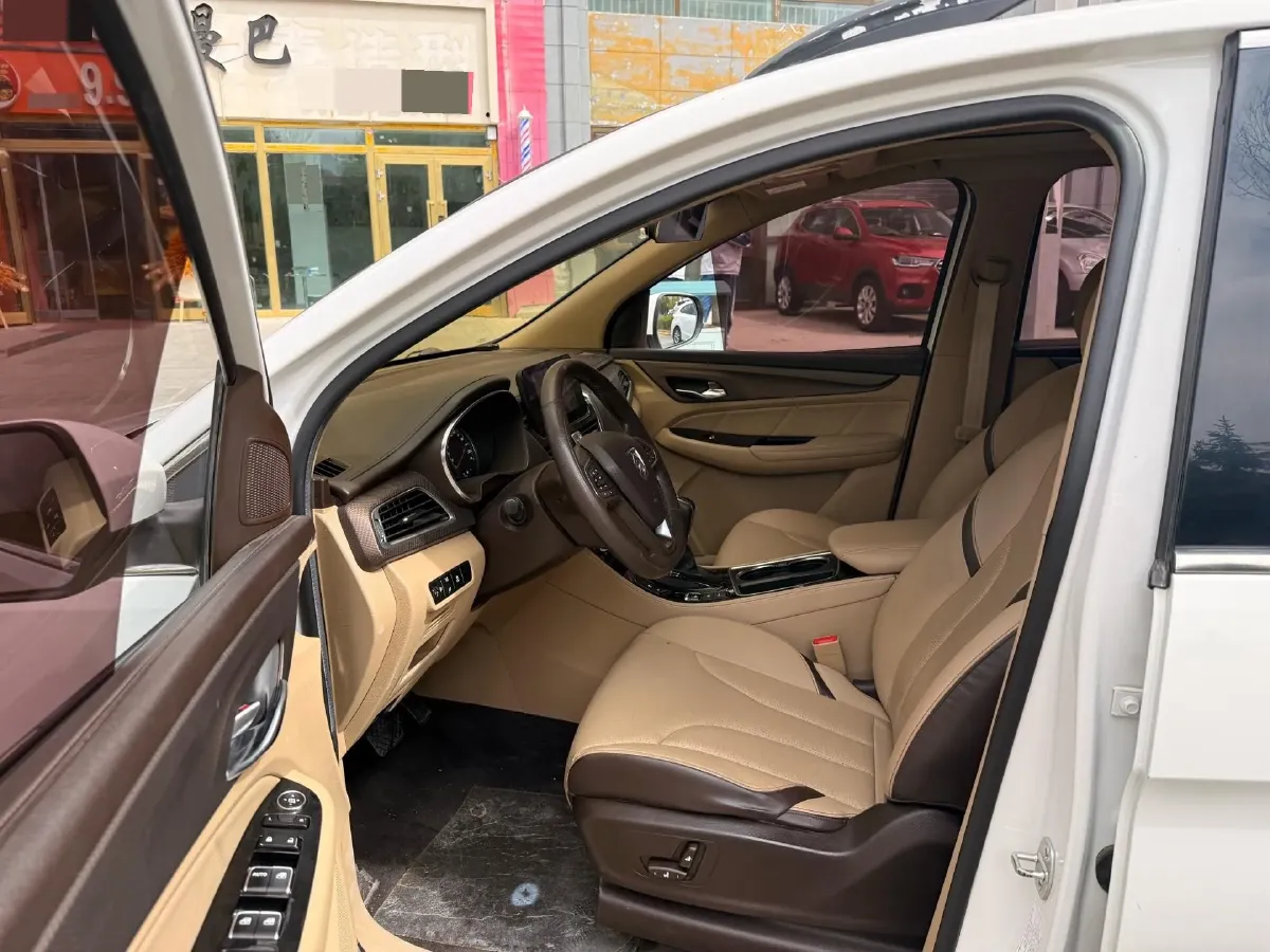 2017 BaoJun 730 1.5T 150HP L4 6MT,autocango,china used car exporter,china ev exporter,chinese used car exporter,chinese used ev exporter