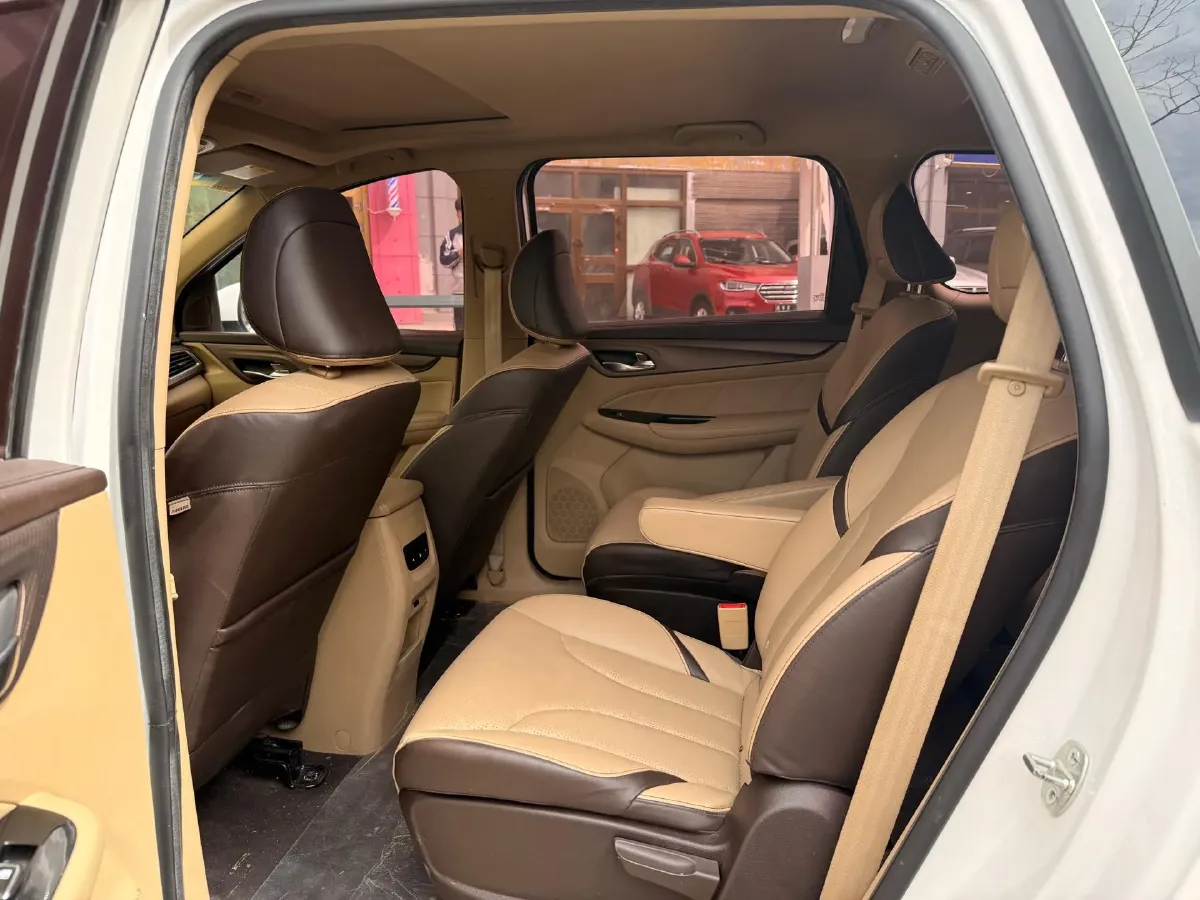 2017 BaoJun 730 1.5T 150HP L4 6MT,autocango,china used car exporter,china ev exporter,chinese used car exporter,chinese used ev exporter