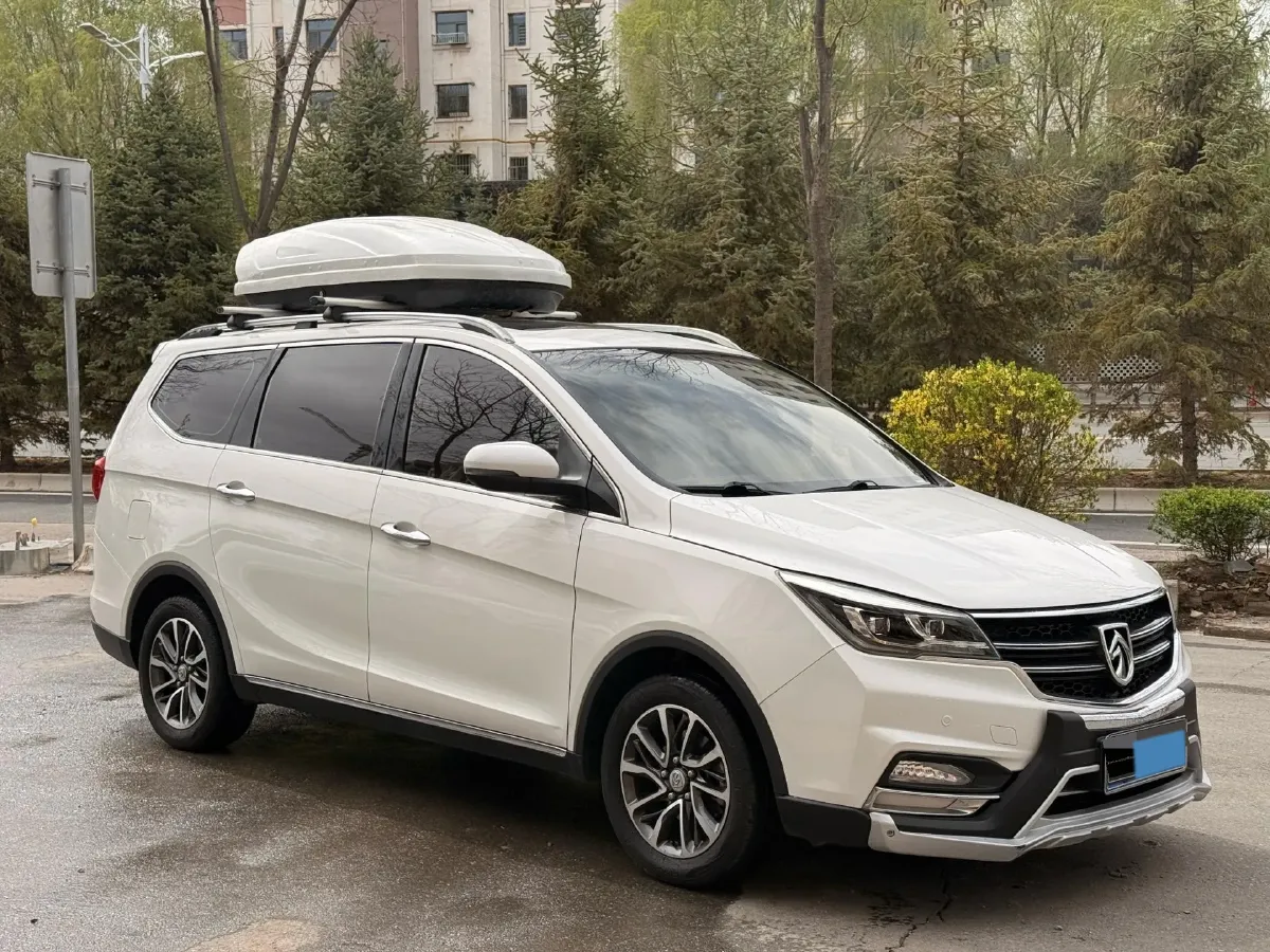 2017 BaoJun 730 1.5T 150HP L4 6MT,autocango,china used car exporter,china ev exporter,chinese used car exporter,chinese used ev exporter