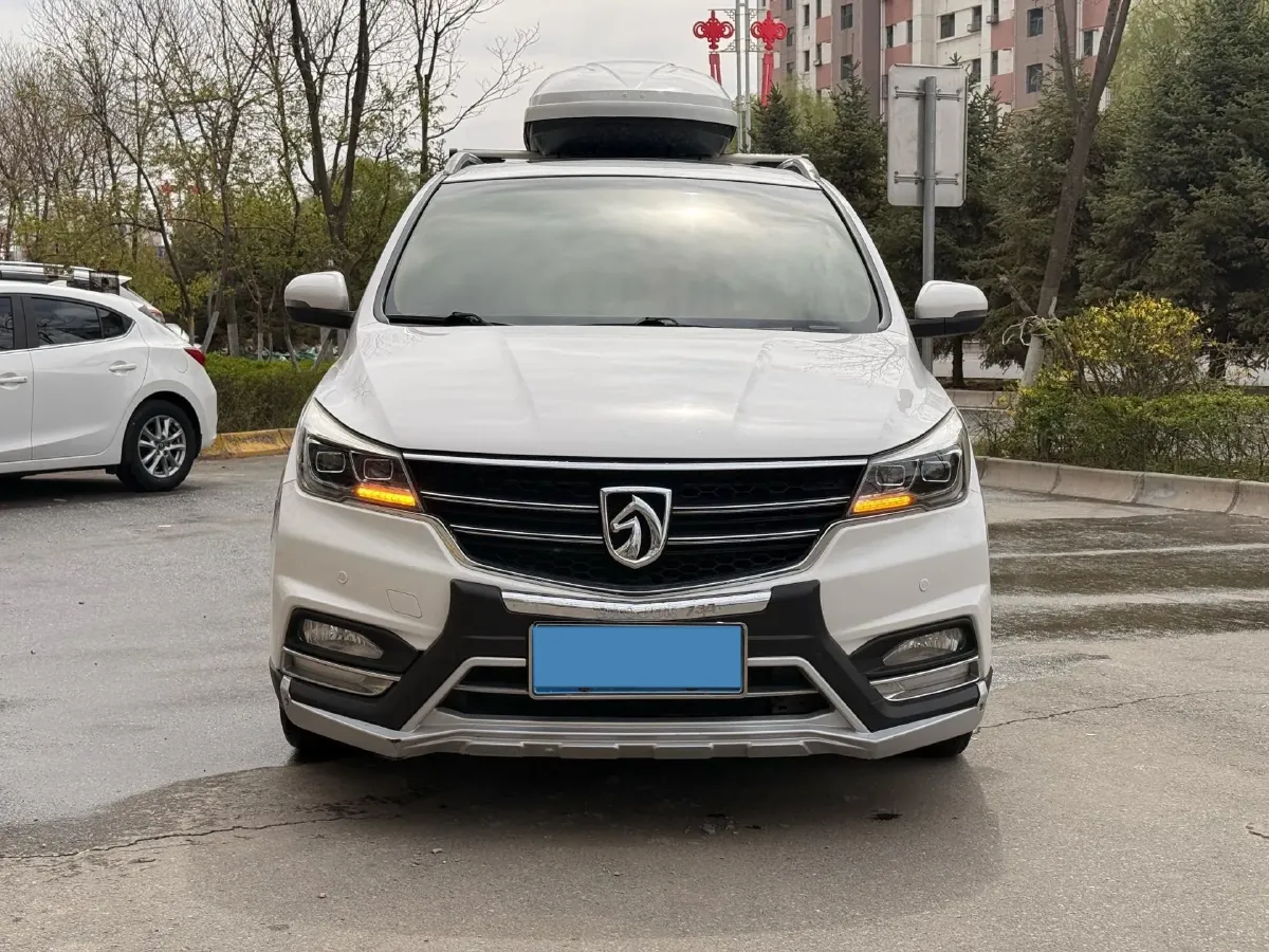 2017 BaoJun 730 1.5T 150HP L4 6MT,autocango,china used car exporter,china ev exporter,chinese used car exporter,chinese used ev exporter