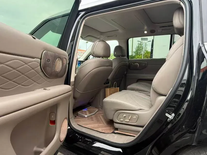 2026 IM LS9 REEV 155HP REEV,autocango,china used car exporter,china ev exporter,chinese used car exporter,chinese used ev exporter