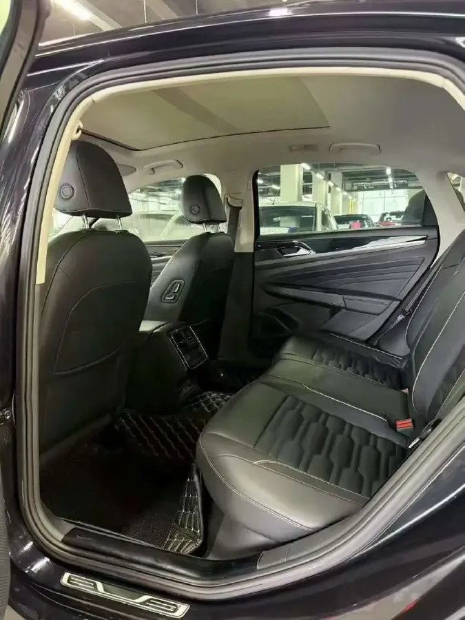 2019 Volvo V40 1.5T 152HP L4 6AT,autocango,china used car exporter,china ev exporter,chinese used car exporter,chinese used ev exporter