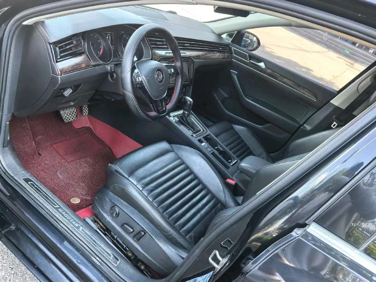 2019 Volkswagen Magotan 2.0T 186HP L4 7DCT,autocango,china used car exporter,china ev exporter,chinese used car exporter,chinese used ev exporter