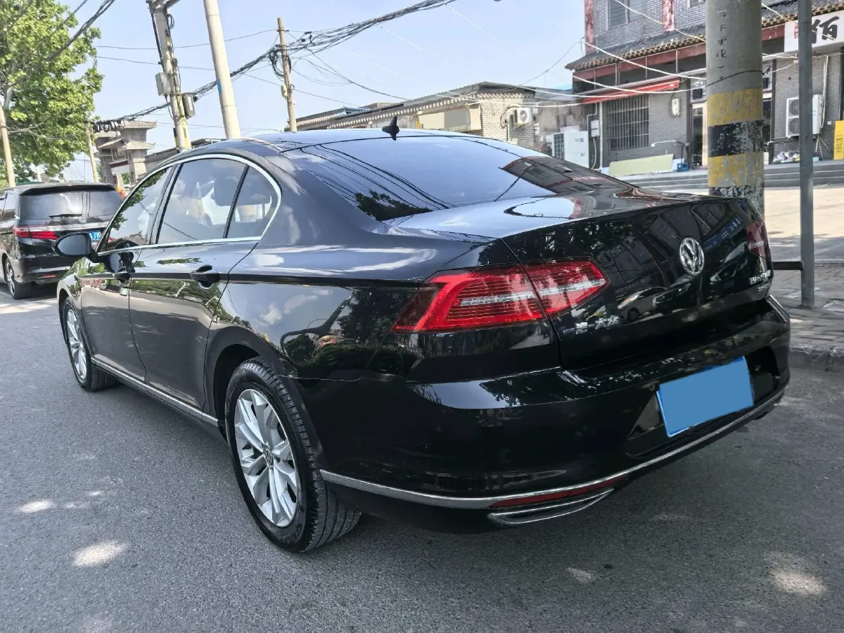 2019 Volkswagen Magotan 2.0T 186HP L4 7DCT,autocango,china used car exporter,china ev exporter,chinese used car exporter,chinese used ev exporter