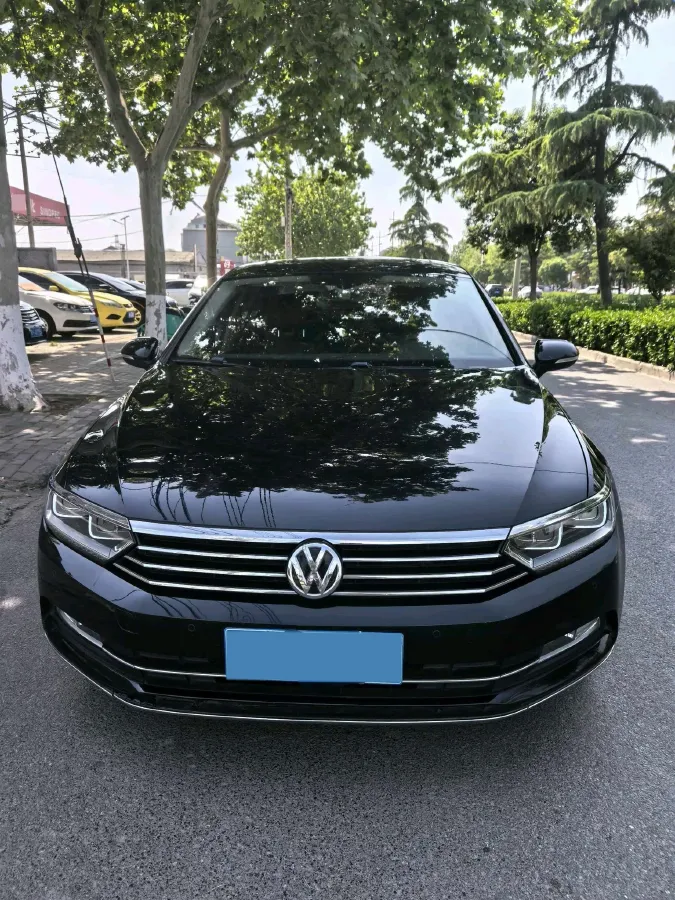 2019 Volkswagen Magotan 2.0T 186HP L4 7DCT,autocango,china used car exporter,china ev exporter,chinese used car exporter,chinese used ev exporter