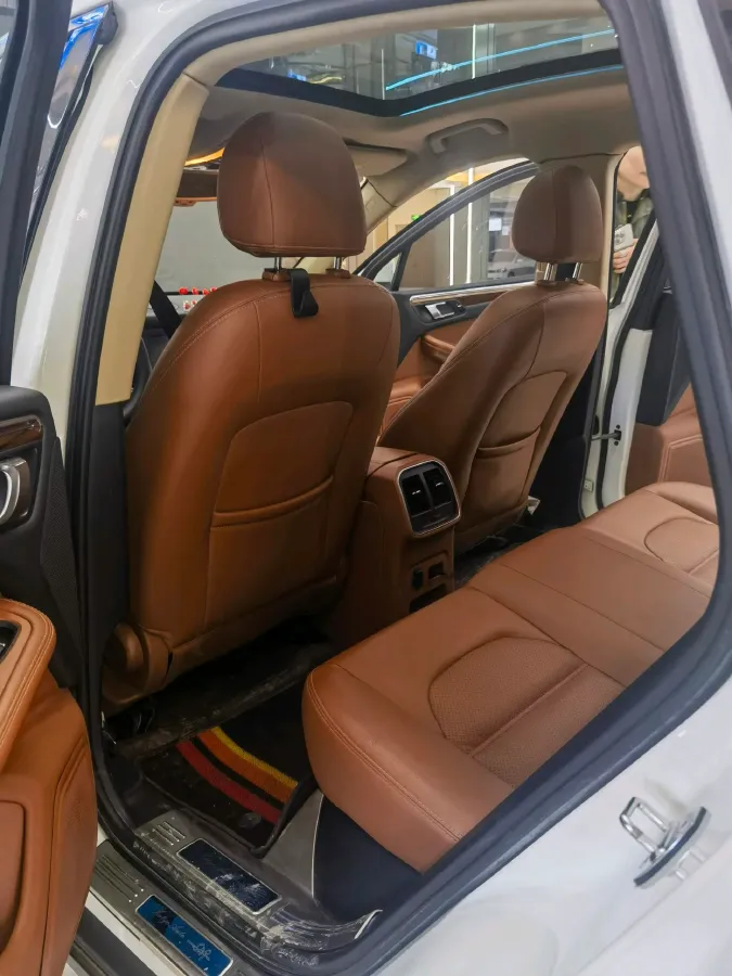 2017 Zotye SR9 2.0T 190HP L4 5MT,autocango,china used car exporter,china ev exporter,chinese used car exporter,chinese used ev exporter