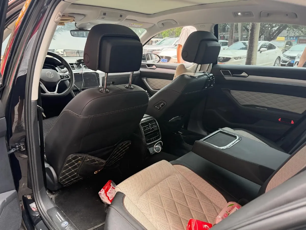 2023 Volkswagen Magotan 2.0T 186HP L4 7DCT,autocango,china used car exporter,china ev exporter,chinese used car exporter,chinese used ev exporter