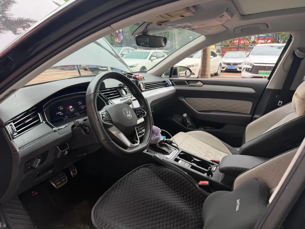 2023 Volkswagen Magotan 2.0T 186HP L4 7DCT,autocango,china used car exporter,china ev exporter,chinese used car exporter,chinese used ev exporter