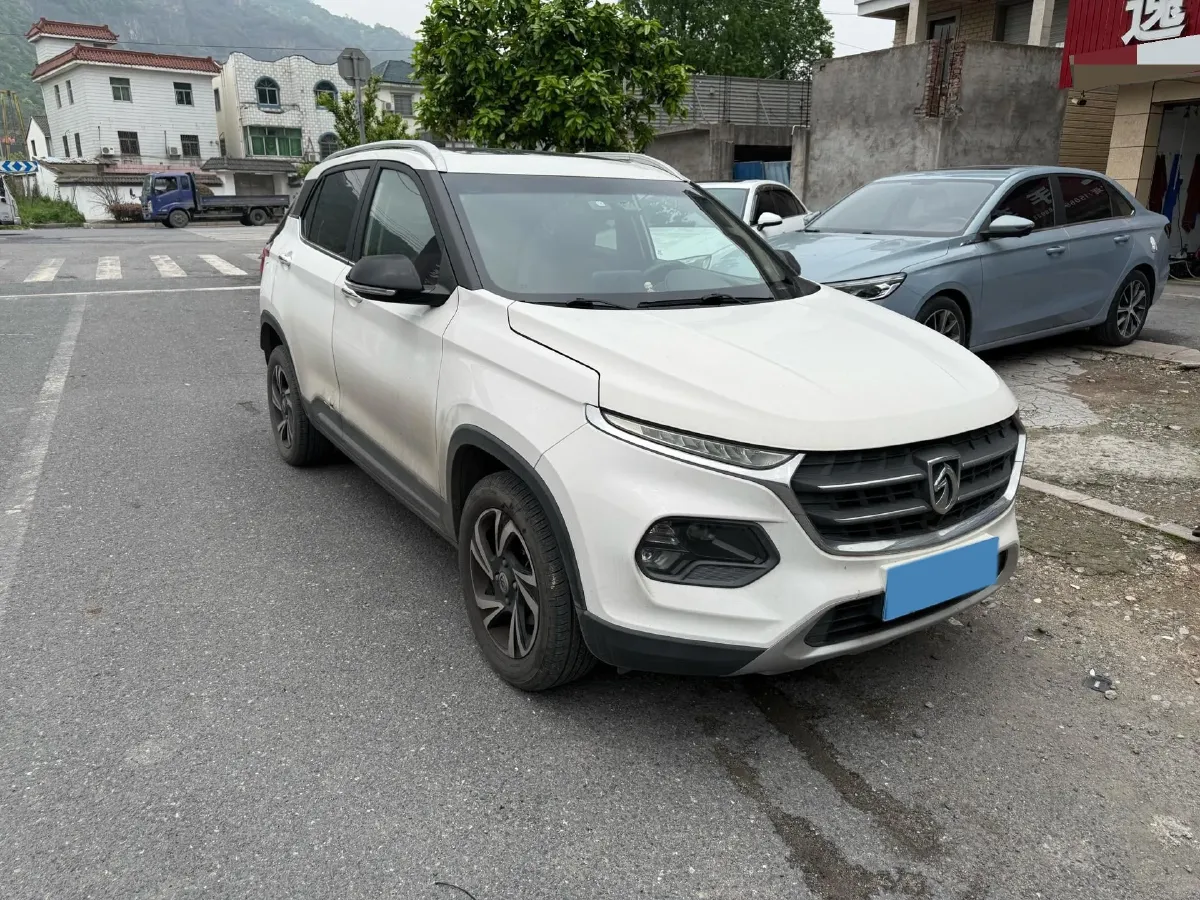 2017 BaoJun 510 1.5L 112HP L4 6MT,autocango,china used car exporter,china ev exporter,chinese used car exporter,chinese used ev exporter