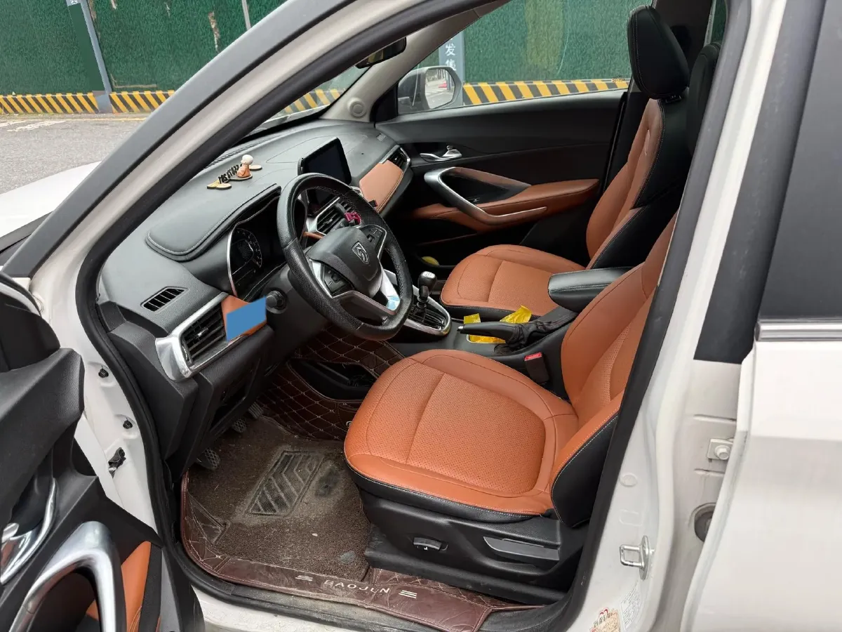 2017 BaoJun 510 1.5L 112HP L4 6MT,autocango,china used car exporter,china ev exporter,chinese used car exporter,chinese used ev exporter