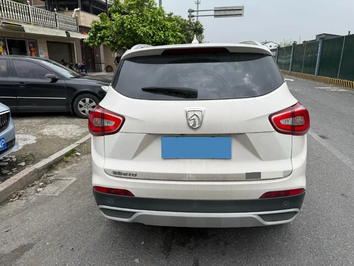 2017 BaoJun 510 1.5L 112HP L4 6MT,autocango,china used car exporter,china ev exporter,chinese used car exporter,chinese used ev exporter