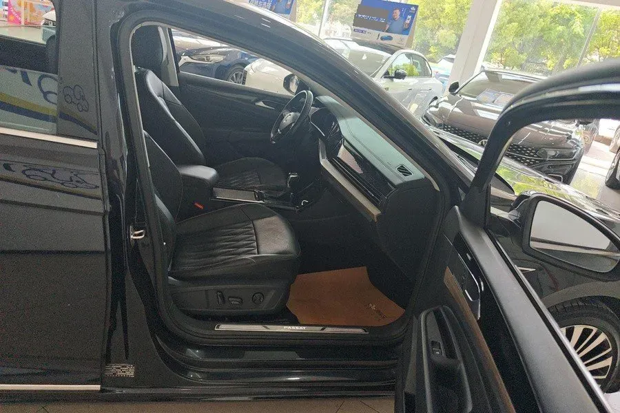 2020 Volkswagen Passat 2.0T 186HP L4 7DCT,autocango,china used car exporter,china ev exporter,chinese used car exporter,chinese used ev exporter