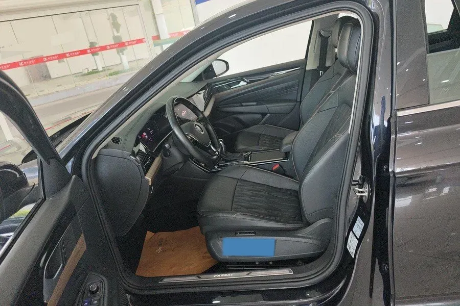 2020 Volkswagen Passat 2.0T 186HP L4 7DCT,autocango,china used car exporter,china ev exporter,chinese used car exporter,chinese used ev exporter