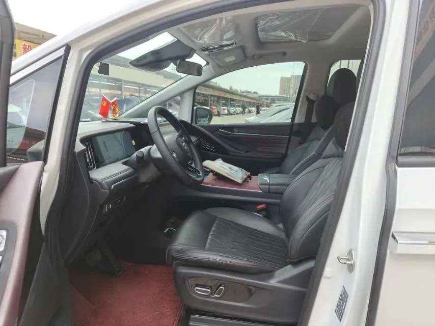 2024 GAC Trumpchi M8 2.0T 252HP L4 8AT,autocango,china used car exporter,china ev exporter,chinese used car exporter,chinese used ev exporter