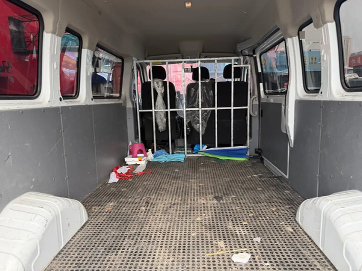 2023 MAXUS XinTu V80 2.0T 127HP L4 6MT,autocango,china used car exporter,china ev exporter,chinese used car exporter,chinese used ev exporter