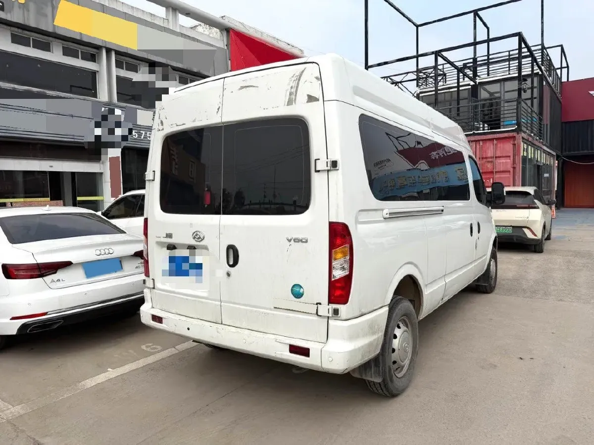 2023 MAXUS XinTu V80 2.0T 127HP L4 6MT,autocango,china used car exporter,china ev exporter,chinese used car exporter,chinese used ev exporter