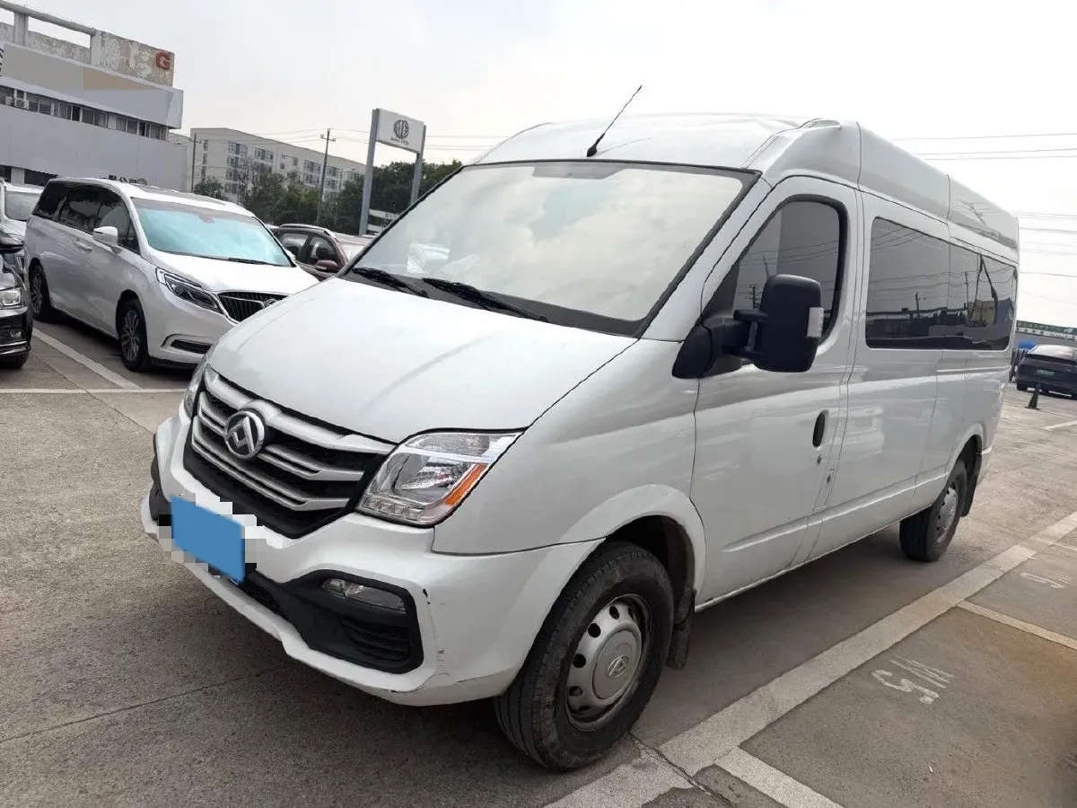 2023 MAXUS XinTu V80 2.0T 127HP L4 6MT,autocango,china used car exporter,china ev exporter,chinese used car exporter,chinese used ev exporter