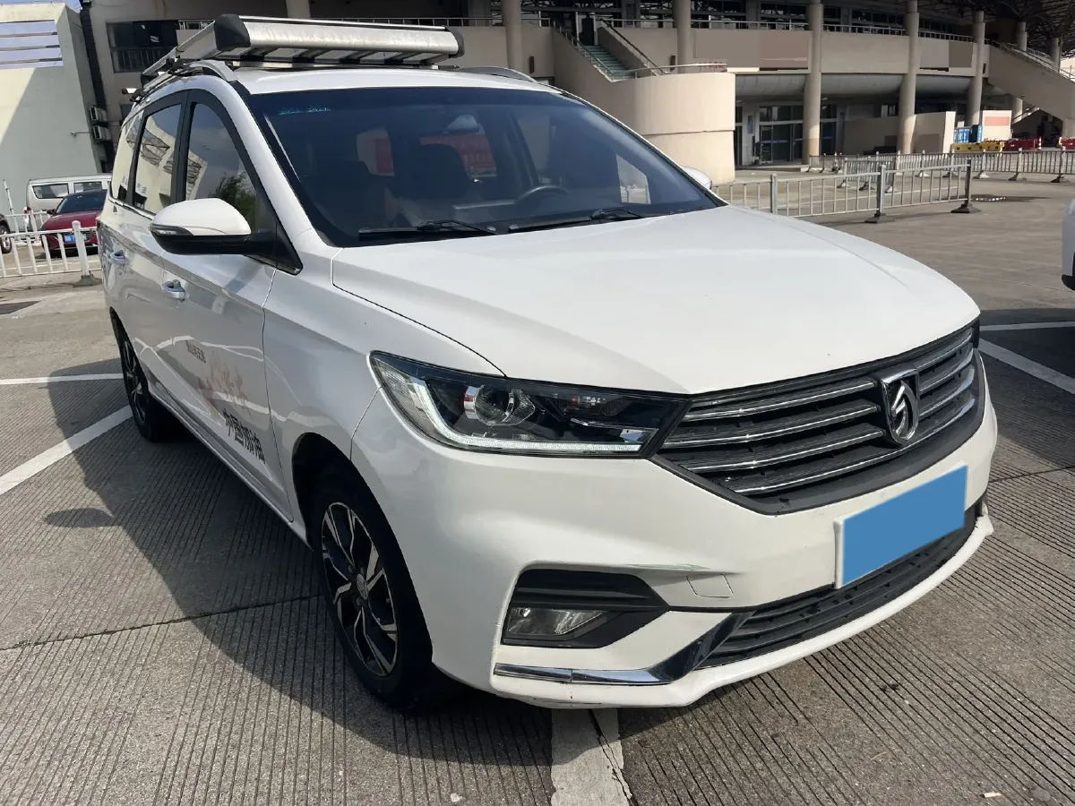 2018 BaoJun 360 1.5L 112HP L4 6MT,autocango,china used car exporter,china ev exporter,chinese used car exporter,chinese used ev exporter