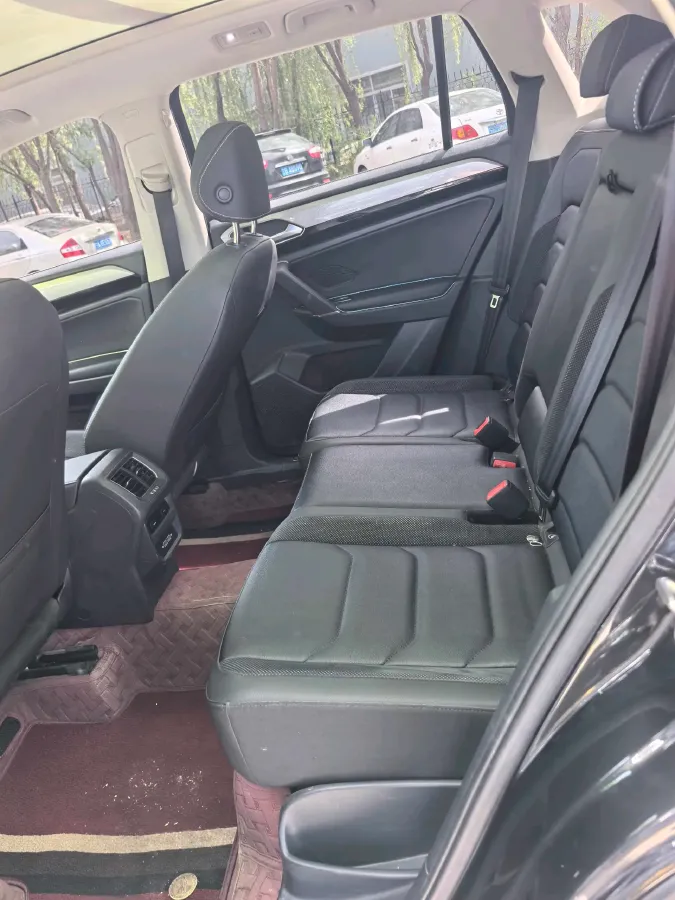 2019 MINI CLUBMAN 1.5T 102HP L3 6AT,autocango,china used car exporter,china ev exporter,chinese used car exporter,chinese used ev exporter