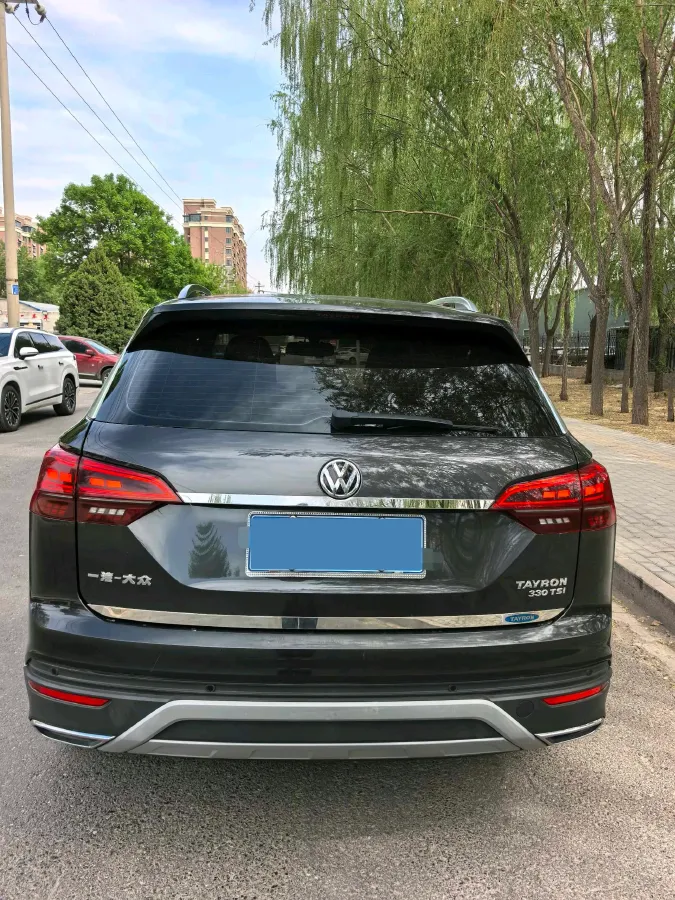2019 MINI CLUBMAN 1.5T 102HP L3 6AT,autocango,china used car exporter,china ev exporter,chinese used car exporter,chinese used ev exporter