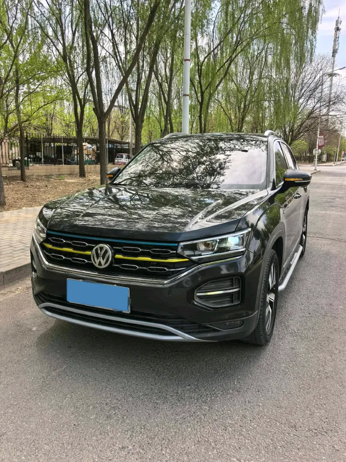 2019 MINI CLUBMAN 1.5T 102HP L3 6AT,autocango,china used car exporter,china ev exporter,chinese used car exporter,chinese used ev exporter