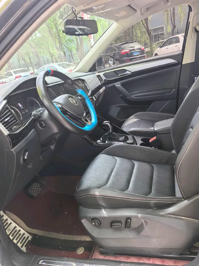 2019 MINI CLUBMAN 1.5T 102HP L3 6AT,autocango,china used car exporter,china ev exporter,chinese used car exporter,chinese used ev exporter