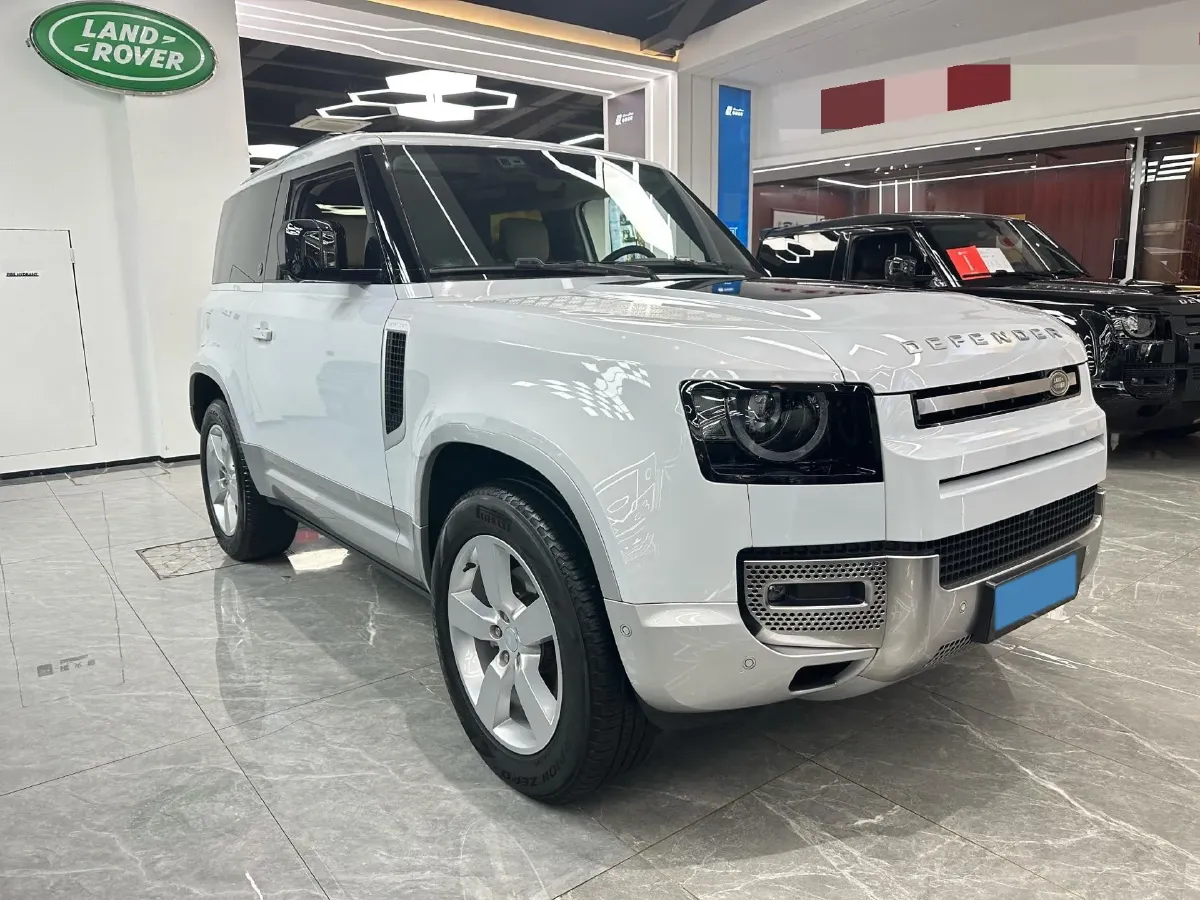 2022 Land Rover Defender 2.0T 300HP L4 8AT,autocango,china used car exporter,china ev exporter,chinese used car exporter,chinese used ev exporter