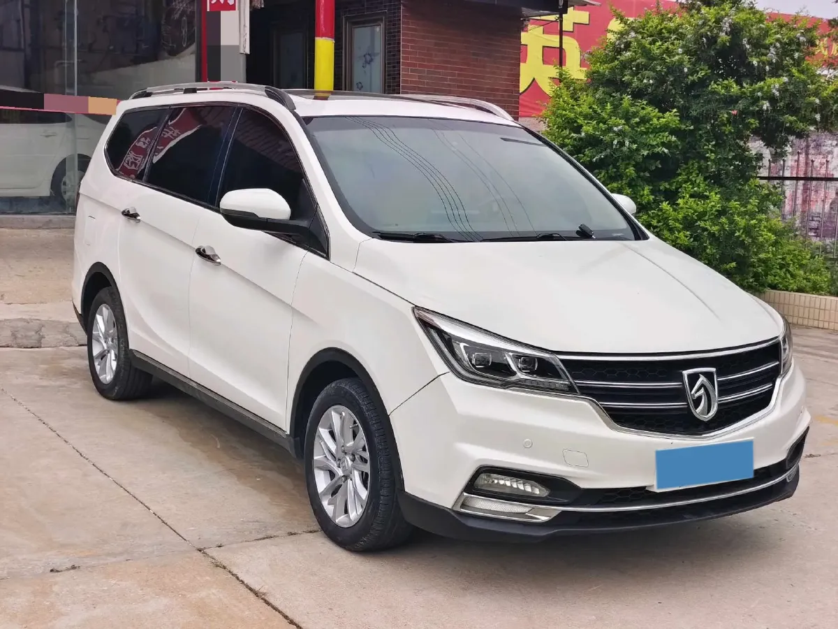2017 BaoJun 730 1.5T 150HP L4 6MT,autocango,china used car exporter,china ev exporter,chinese used car exporter,chinese used ev exporter