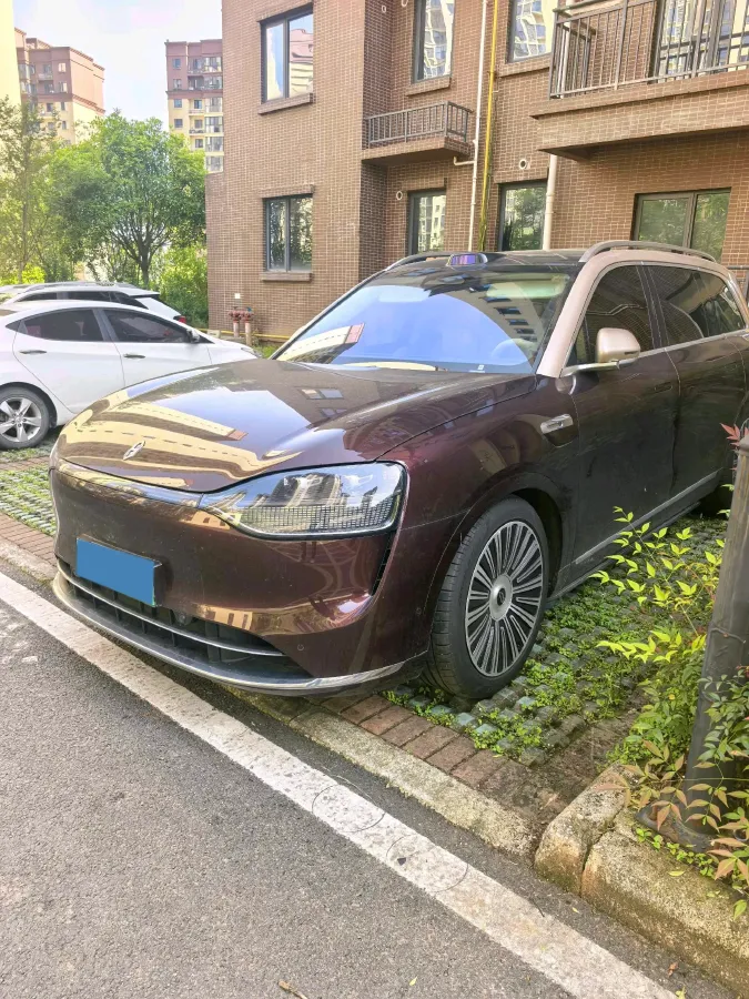 2025 AITO AITO M9 REEV 160HP REEV 52KWH,autocango,china used car exporter,china ev exporter,chinese used car exporter,chinese used ev exporter