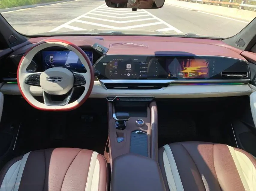 2021 Geely Monjaro 2.0T 218HP L4 7DCT,autocango,china used car exporter,china ev exporter,chinese used car exporter,chinese used ev exporter