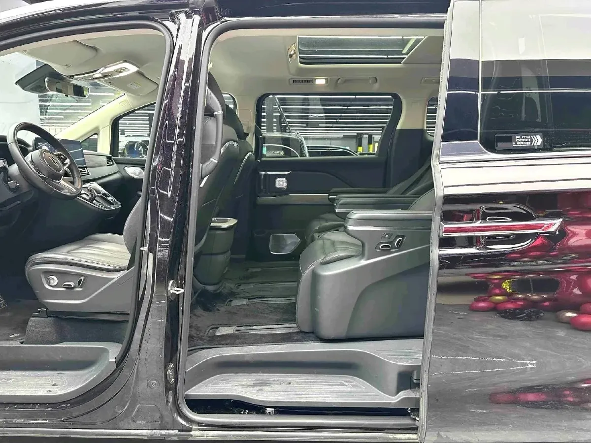 2024 HongQi HQ9 2.0T 163HP L4 1DHT PHEV 20.14KWH,autocango,china used car exporter,china ev exporter,chinese used car exporter,chinese used ev exporter