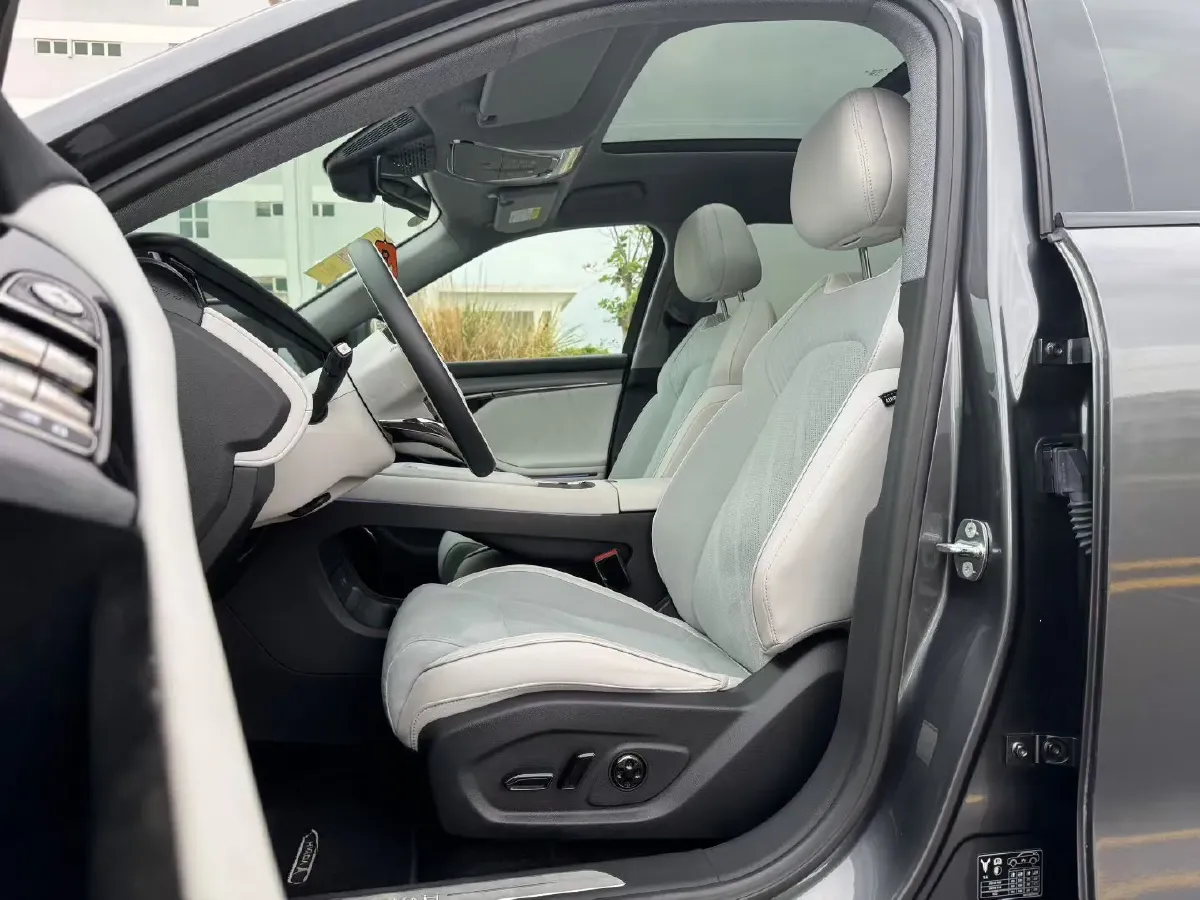 2025 Voyah FREE 1.5T 150HP L4 REEV 43KWH,autocango,china used car exporter,china ev exporter,chinese used car exporter,chinese used ev exporter