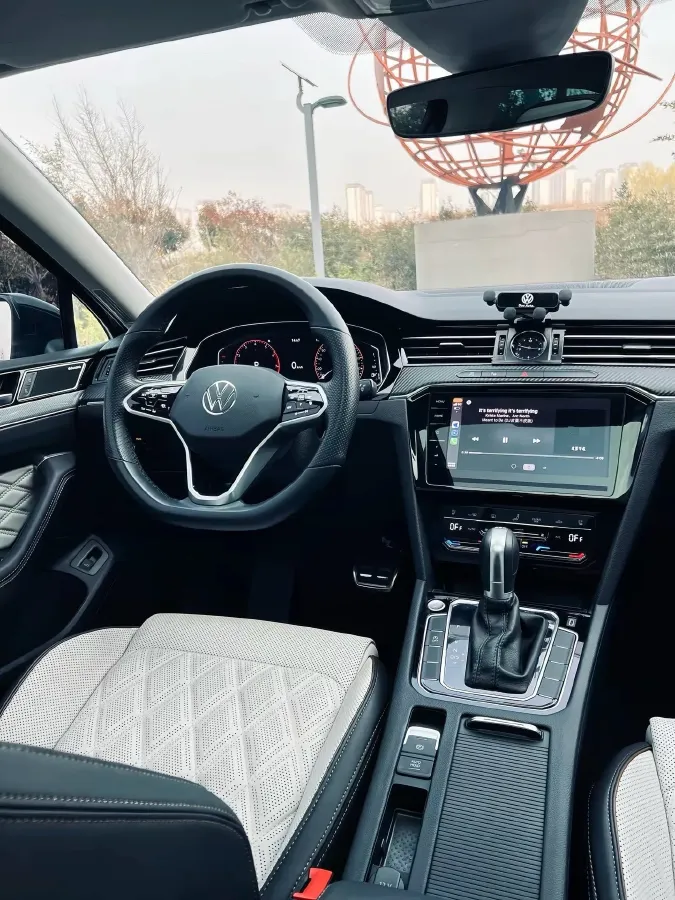 2023 Volkswagen Magotan 2.0T 220HP L4 7DCT,autocango,china used car exporter,china ev exporter,chinese used car exporter,chinese used ev exporter