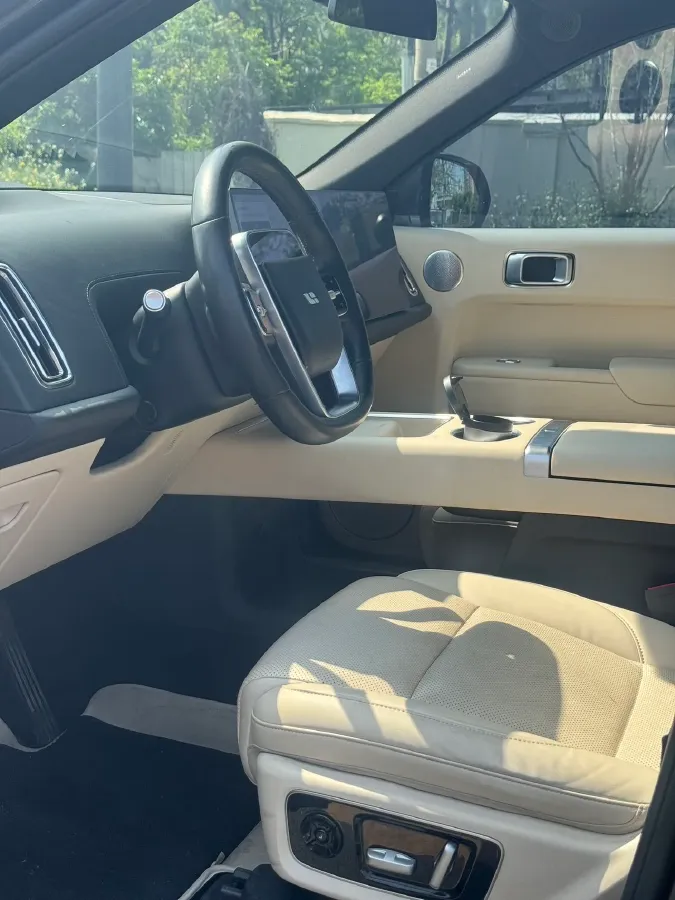 2023 Li L8 Range Extended 154HP REEV 40.9KWH,autocango,china used car exporter,china ev exporter,chinese used car exporter,chinese used ev exporter