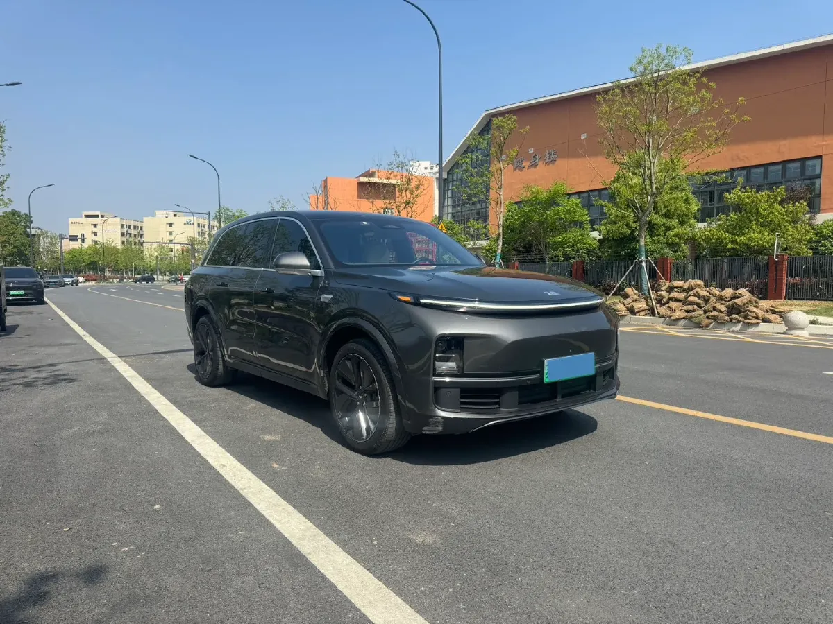 2023 Li L8 Range Extended 154HP REEV 40.9KWH,autocango,china used car exporter,china ev exporter,chinese used car exporter,chinese used ev exporter