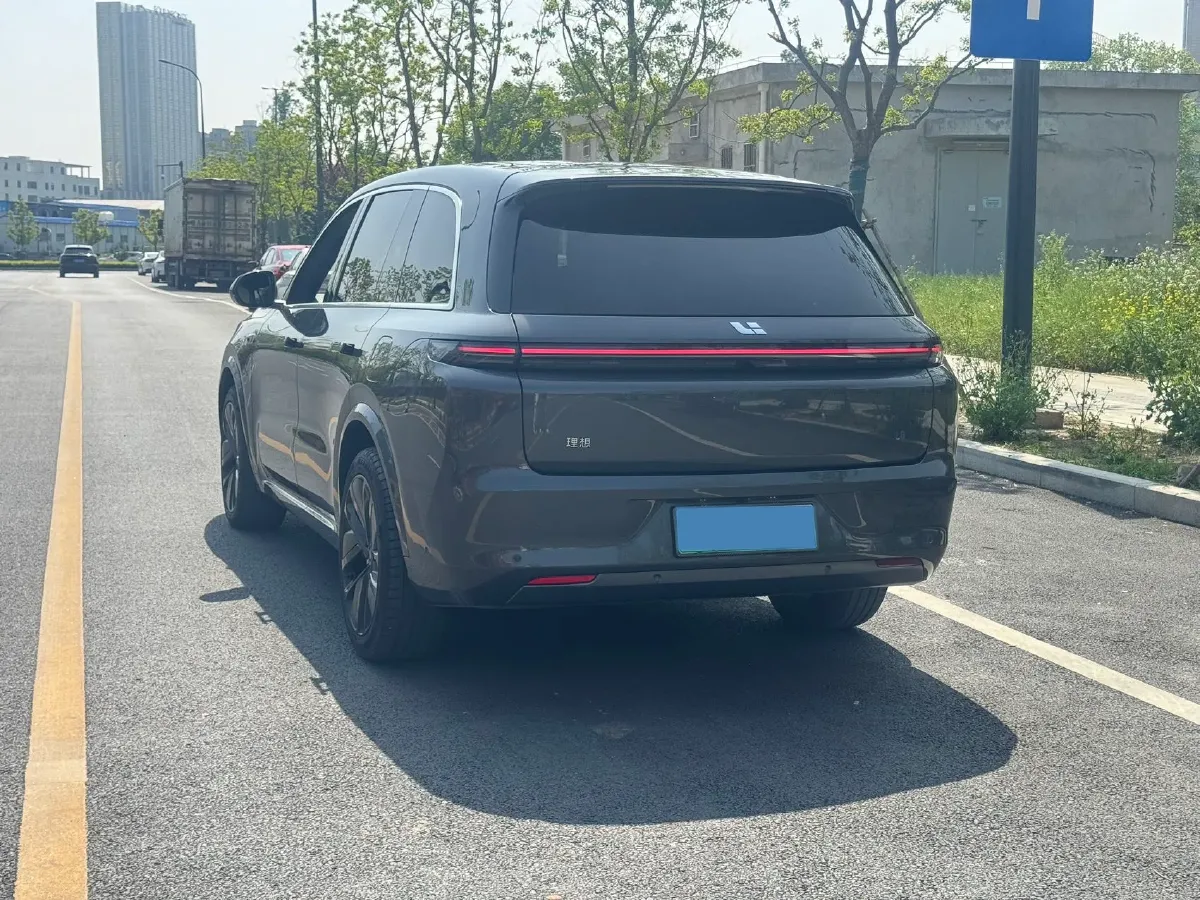 2023 Li L8 Range Extended 154HP REEV 40.9KWH,autocango,china used car exporter,china ev exporter,chinese used car exporter,chinese used ev exporter