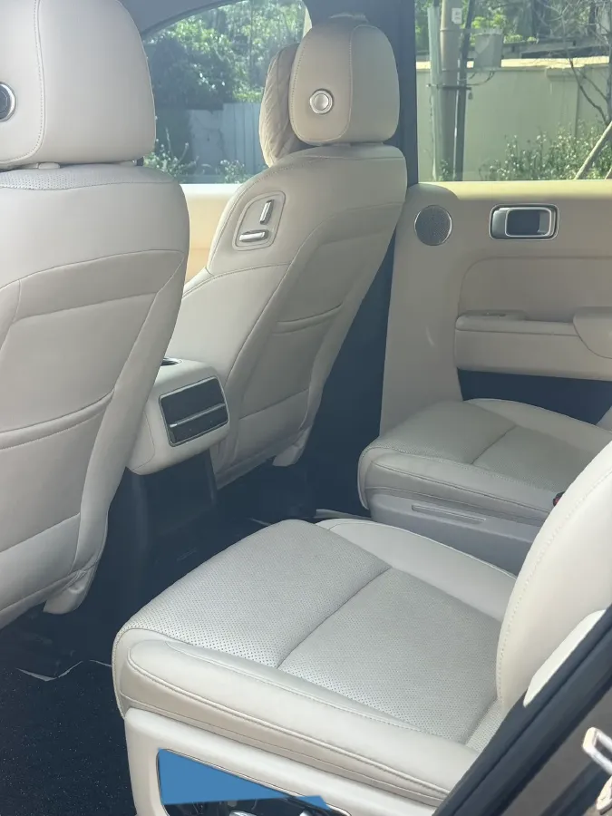 2023 Li L8 Range Extended 154HP REEV 40.9KWH,autocango,china used car exporter,china ev exporter,chinese used car exporter,chinese used ev exporter