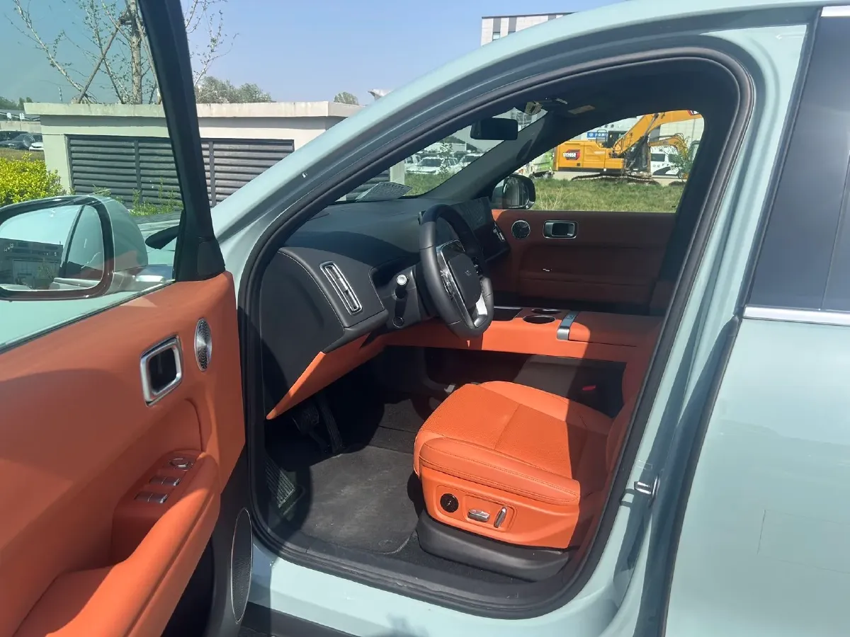 2025 Li L6 Range Extended 154HP L4 REEV,autocango,china used car exporter,china ev exporter,chinese used car exporter,chinese used ev exporter