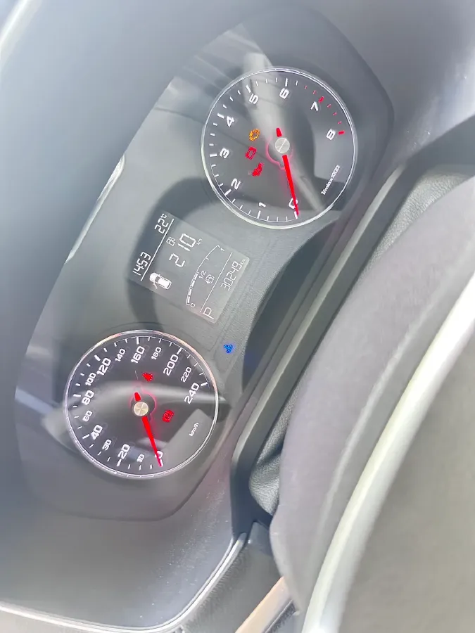 2019 Roewe i6 1.5T 169HP L4 7DCT,autocango,china used car exporter,china ev exporter,chinese used car exporter,chinese used ev exporter