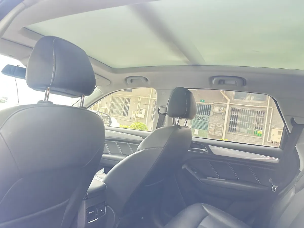 2019 Roewe i6 1.5T 169HP L4 7DCT,autocango,china used car exporter,china ev exporter,chinese used car exporter,chinese used ev exporter