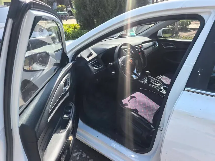 2020 Roewe i5 1.5L 120HP L4 CVT,autocango,china used car exporter,china ev exporter,chinese used car exporter,chinese used ev exporter