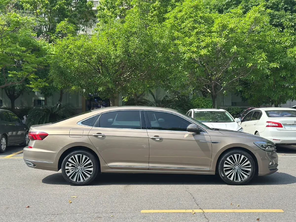 2019 Volvo V40 1.5T 152HP L4 6AT,autocango,china used car exporter,china ev exporter,chinese used car exporter,chinese used ev exporter