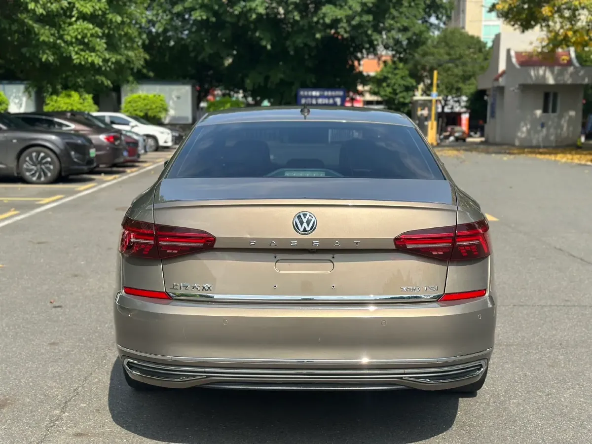 2019 Volvo V40 1.5T 152HP L4 6AT,autocango,china used car exporter,china ev exporter,chinese used car exporter,chinese used ev exporter