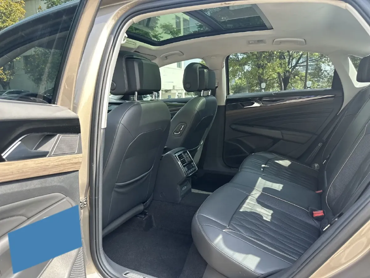 2019 Volvo V40 1.5T 152HP L4 6AT,autocango,china used car exporter,china ev exporter,chinese used car exporter,chinese used ev exporter