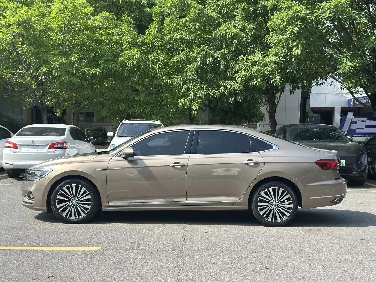 2019 Volvo V40 1.5T 152HP L4 6AT,autocango,china used car exporter,china ev exporter,chinese used car exporter,chinese used ev exporter