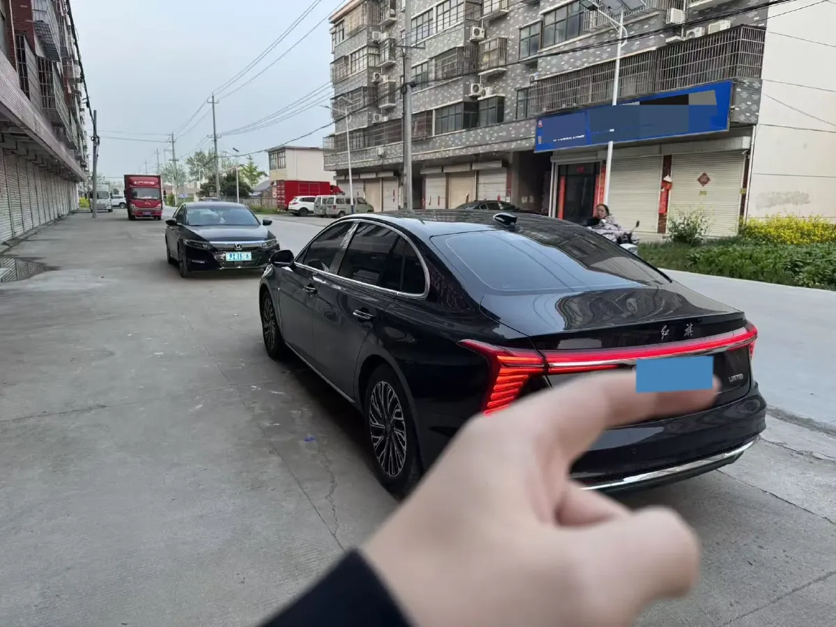 2024 HongQi H5 2.0T 224HP L4 8AT,autocango,china used car exporter,china ev exporter,chinese used car exporter,chinese used ev exporter