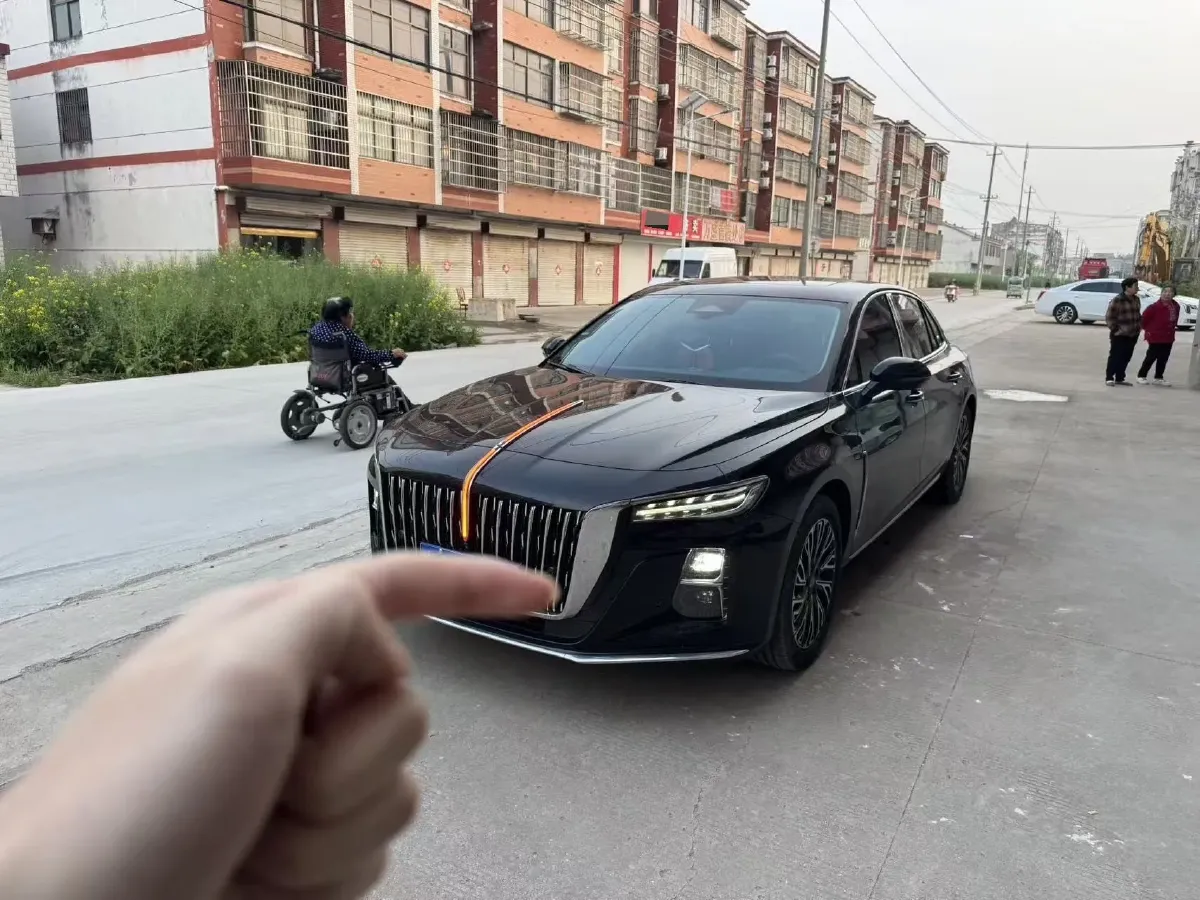 2024 HongQi H5 2.0T 224HP L4 8AT,autocango,china used car exporter,china ev exporter,chinese used car exporter,chinese used ev exporter
