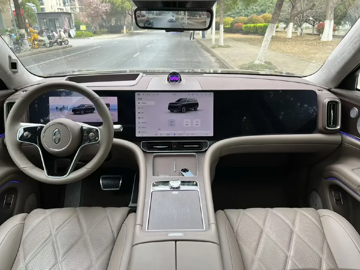 2025 AITO AITO M9 REEV 160HP REEV 52KWH,autocango,china used car exporter,china ev exporter,chinese used car exporter,chinese used ev exporter